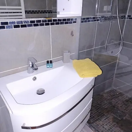 Appartamento With Pool - Near The *