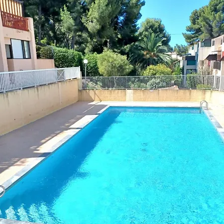 With Pool - Near The * Bandol