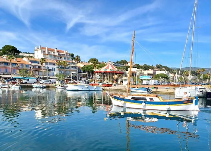 With Pool - Near The Bandol